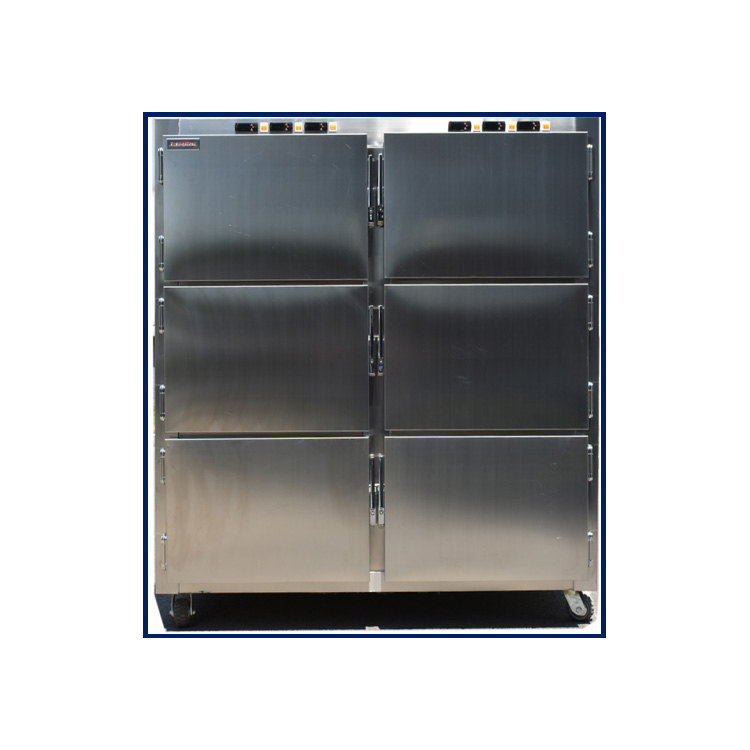 Ao armazenar corpos em necrotérios hospitalares, que temperatura o sistema de refrigeração deve manter para garantir a preservação e a eficiência energética?